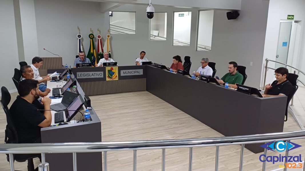 Câmara de Capinzal aprova veto parcial a projeto sobre identificação de veículos de serviços públicos
