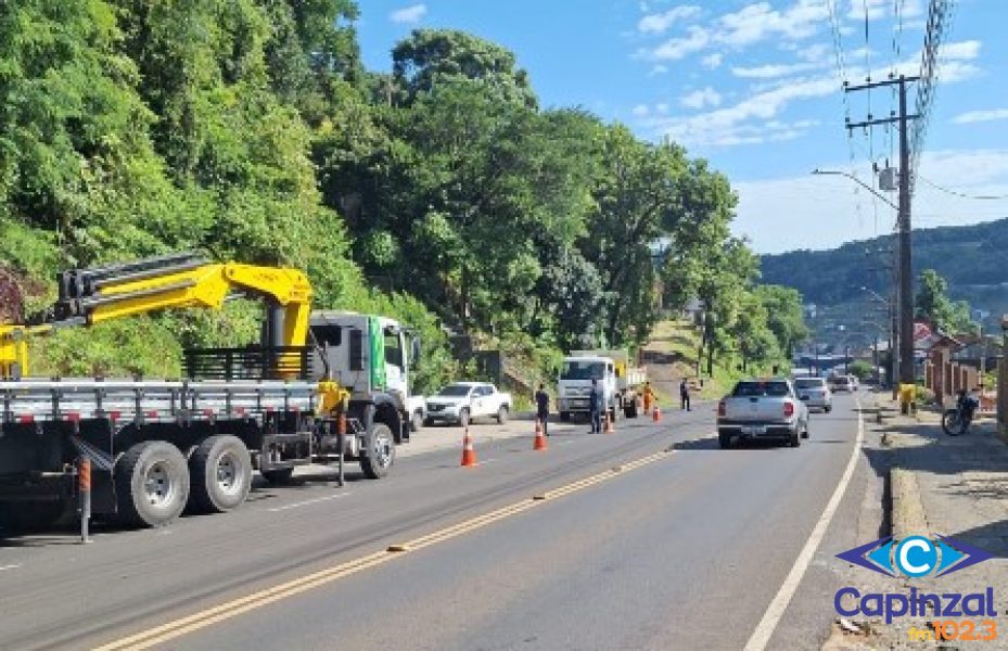 Poda de árvores é realizada no Acesso Cidade Alta, na Serra de Capinzal