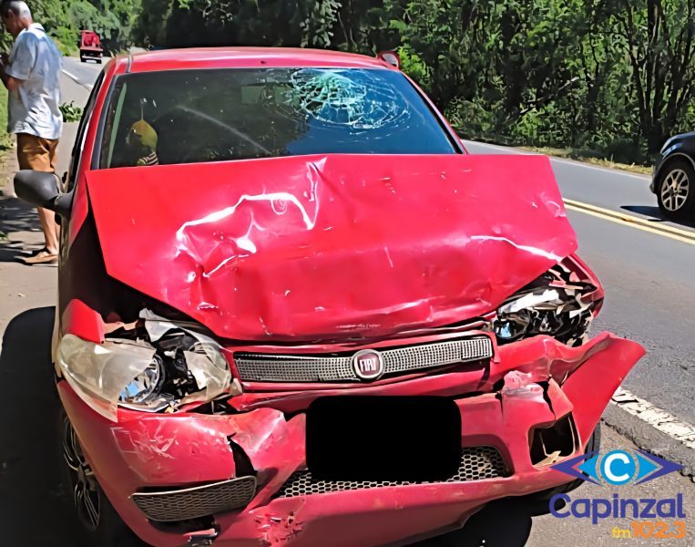 Engavetamento na BR-282 deixa duas pessoas feridas em Erval Velho