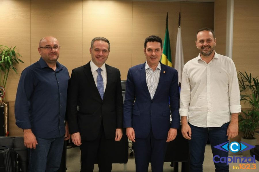 Prefeito de Capinzal e presidente da Câmara se reúnem com o ministro das Cidades para tratar de projeto habitacional