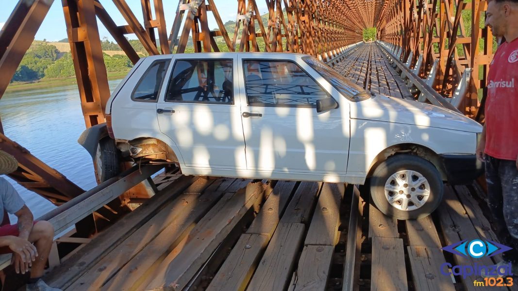 Eixo de veículo é arrancado após peça se soltar na ponte rodoferroviária de Marcelino Ramos