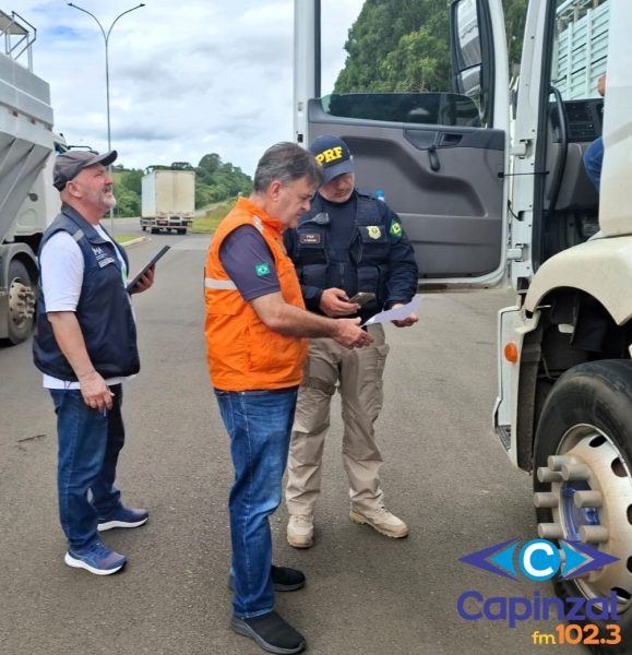 Ação conjunta fiscaliza transporte de produtos perigosos na BR-282 em Campos Novos