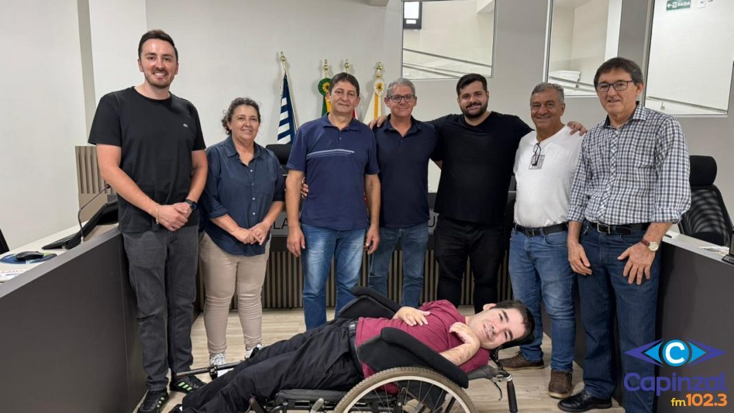 Allan Andrade toma posse como vereador em sessão extraordinária em Capinzal