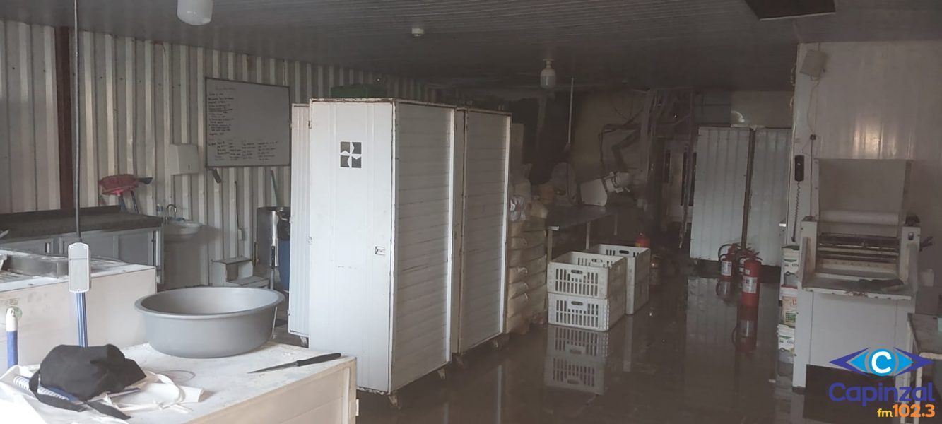 Princípio de incêndio em estabelecimento comercial mobiliza Bombeiros em Videira