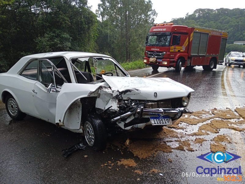 Colisão frontal entre dois carros deixa jovem ferido na BR-282 em Catanduvas
