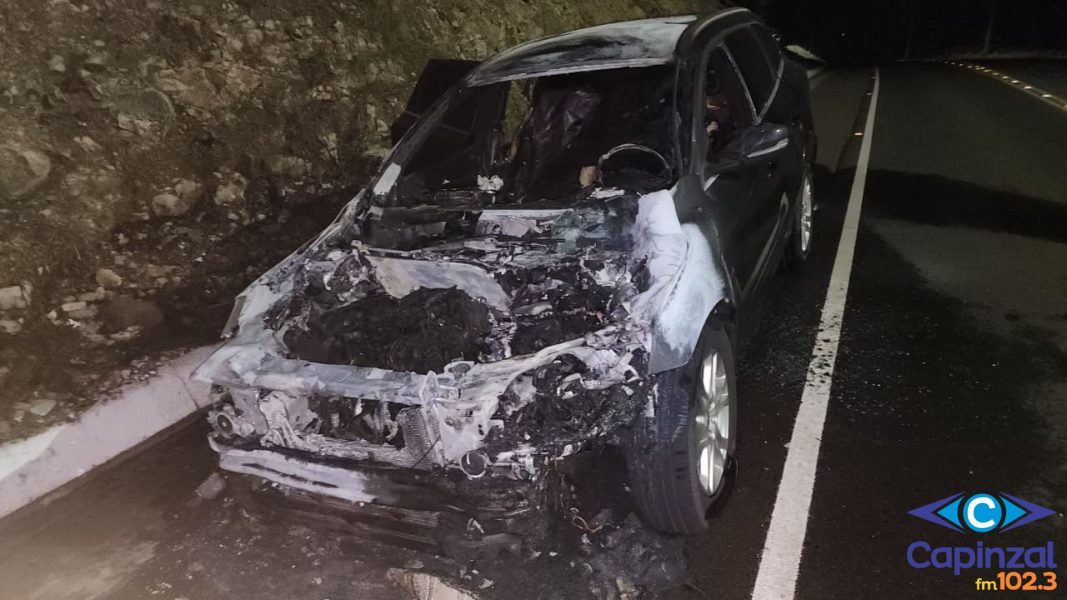 Incêndio em veículo é registrado no interior de Capinzal