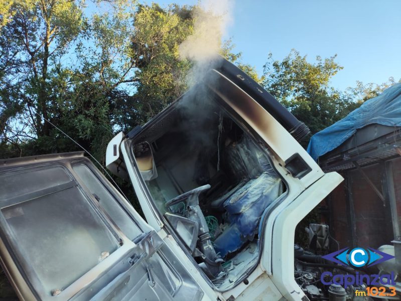 Incêndio em caminhão de maravalha entre Água Doce e Catanduvas