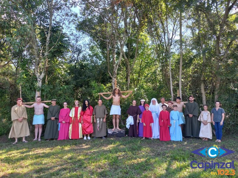 Encenação da Paixão de Cristo reúne comunidade de Novo Porto Alegre, Ouro