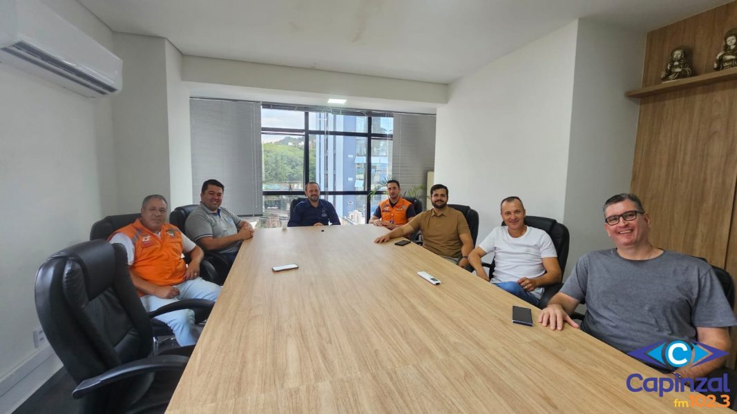 Visita técnica da Defesa Civil avalia o Rio Capinzal; região está entre as mais propensas a tempestades severas do mundo