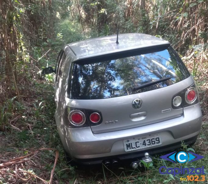 Carro furtado em Ouro é encontrado abandonado no interior de Capinzal