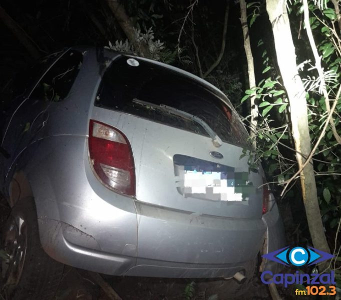 Jovem fica ferido em saída de pista na SC-464, em Arroio Trinta