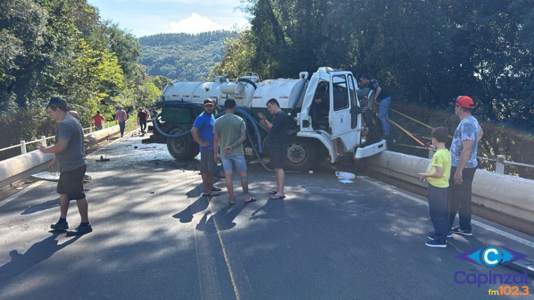 URGENTE: colisão entre caminhões na BR-153 em Barra Seca em Concórdia