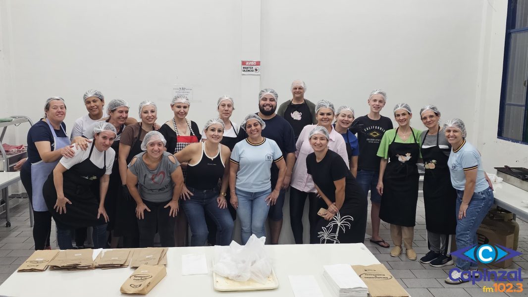 Trabalho em equipe e clima contagiante marcaram a IV Noite do Hot Dog Prensado em Capinzal!