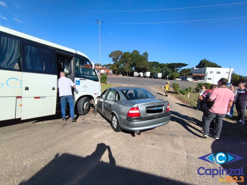 Colisão entre carro e micro-ônibus é registrada na BR-282