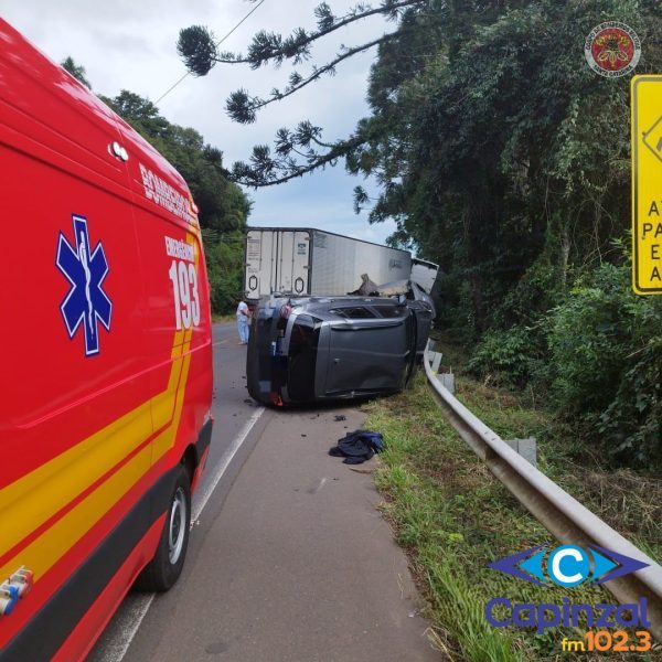 Bombeiros atendem acidente envolvendo utilitário e caminhão na SC 135