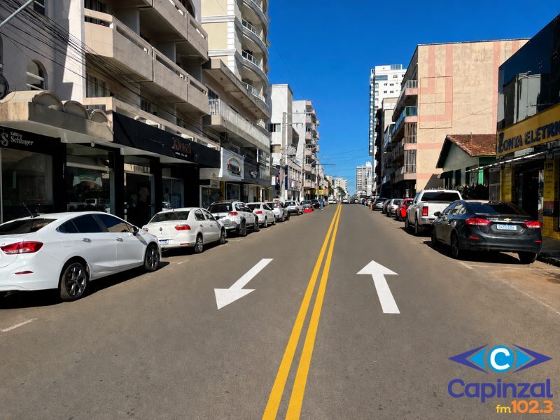 Rua Coronel Farrapo passa a ter mão dupla para melhorar trânsito em Campos Novos