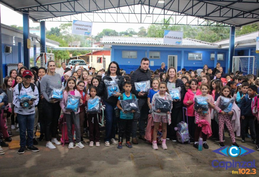Zortéa investe R$ 138 mil em uniformes escolares para alunos da rede municipal