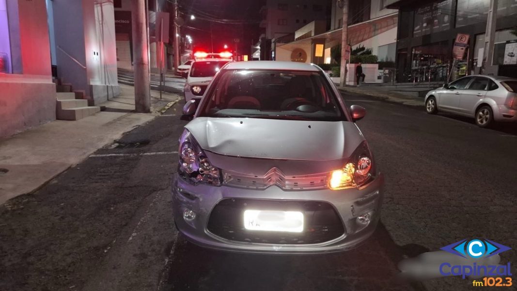 Mulher é presa por embriaguez ao volante após causar acidente no Centro de Joaçaba