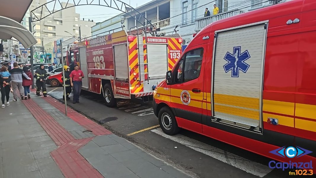 Curto-circuito em padrão de energia mobiliza Bombeiros no Centro de Capinzal
