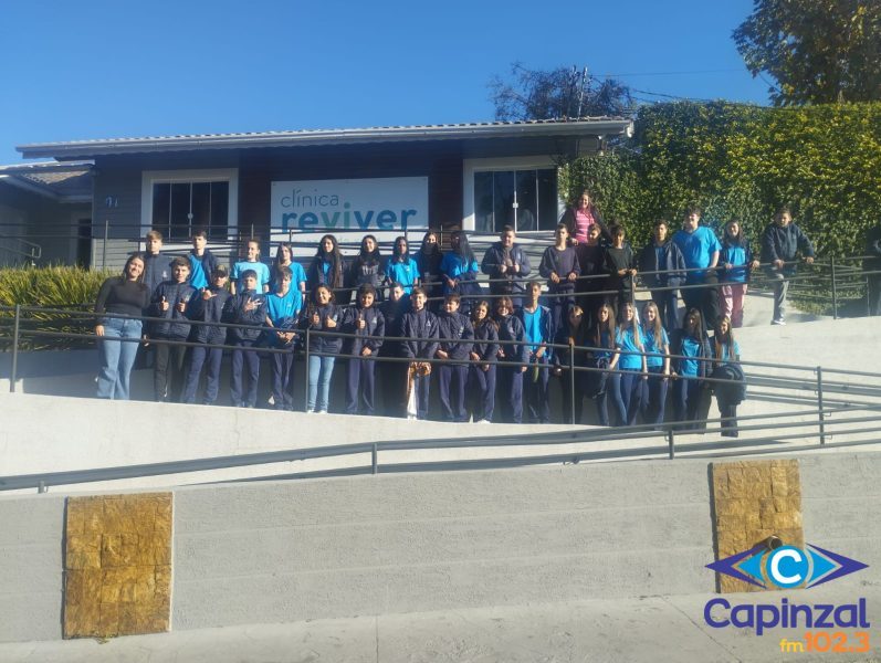 Estudantes de Zortéa participam de visita educativa à Clínica Reviver