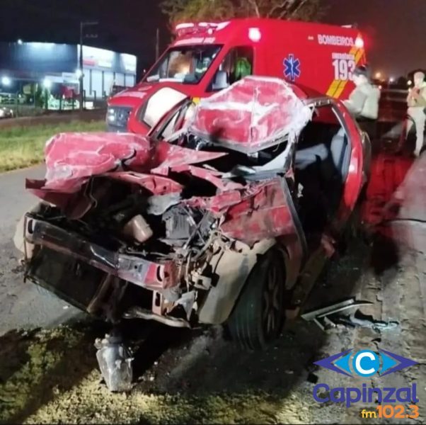 Motorista fica ferido em acidente entre carro e ônibus na BR-282 em Campos Novos