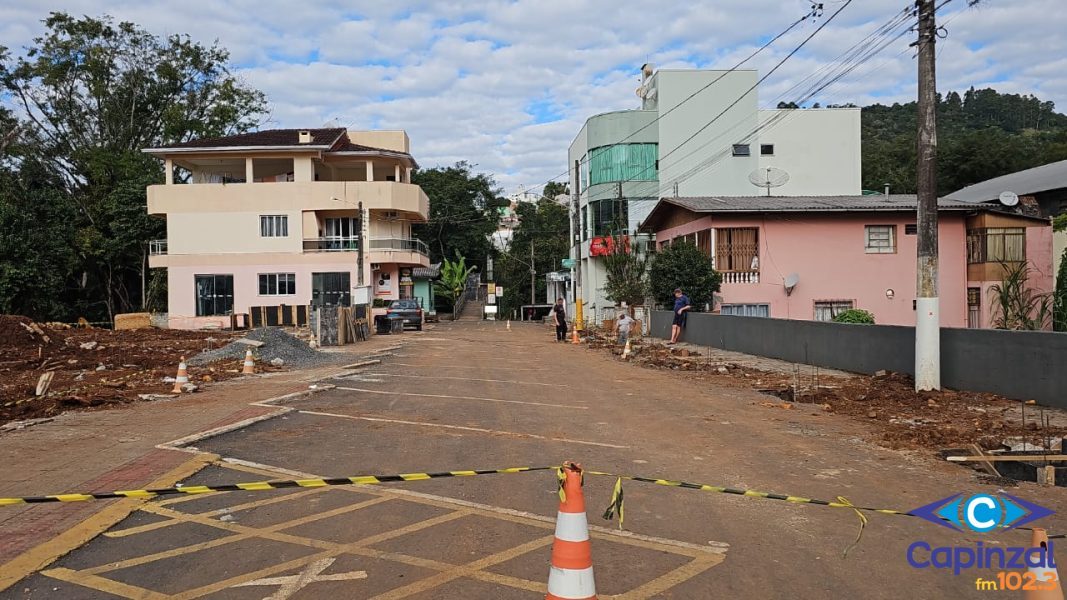 Ponte Pênsil entre Capinzal e Ouro é interditada temporariamente por obras na Praça Pio XII