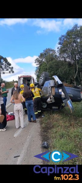 Acidente envolvendo três veículos deixa uma mulher ferida na BR-470