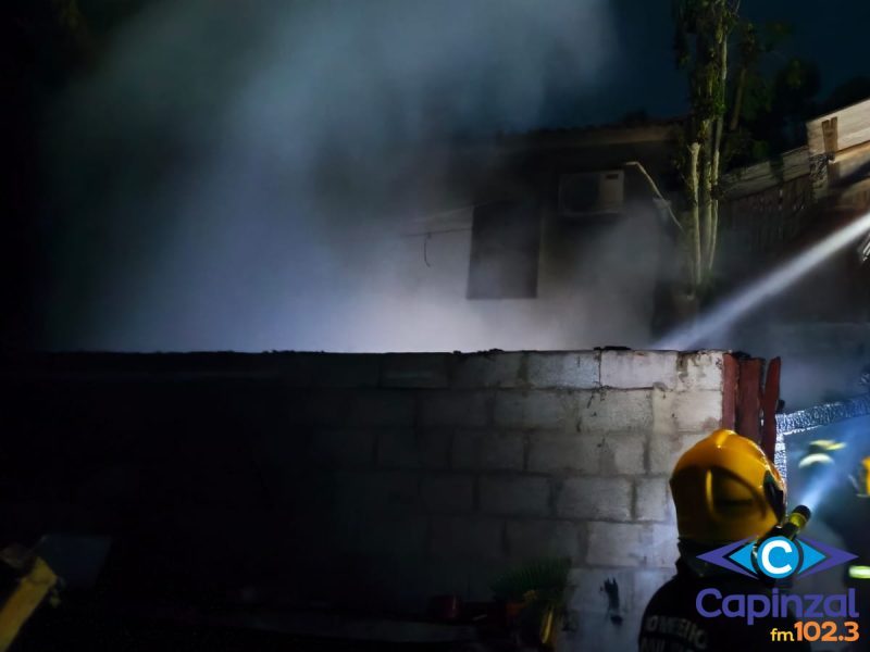 Incêndio atinge galpão no Oeste de SC