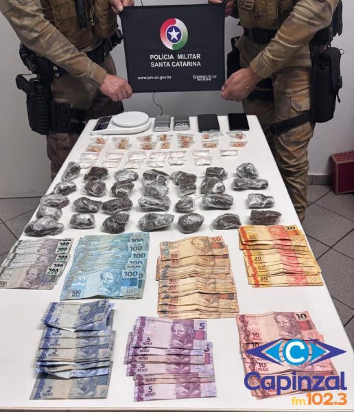 PM apreende adolescente e prende homem por tráfico de drogas em Joaçaba