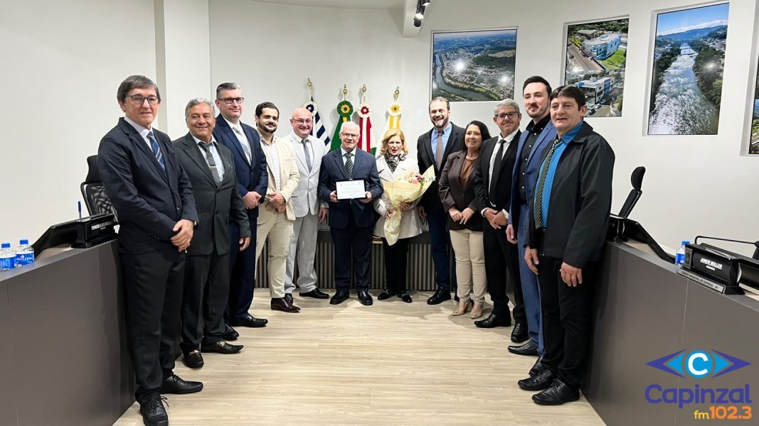 Sessão solene entrega Título de Cidadão Honorário a Jayme Barato em Capinzal