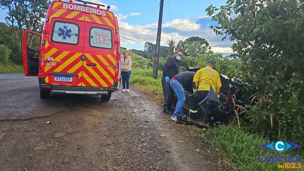 Motorista fica ferida após saída de pista na SC-150 em Lacerdópolis