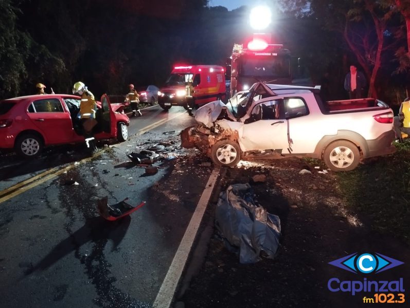 Homem morre e duas pessoas ficam feridas em colisão frontal no Oeste de SC