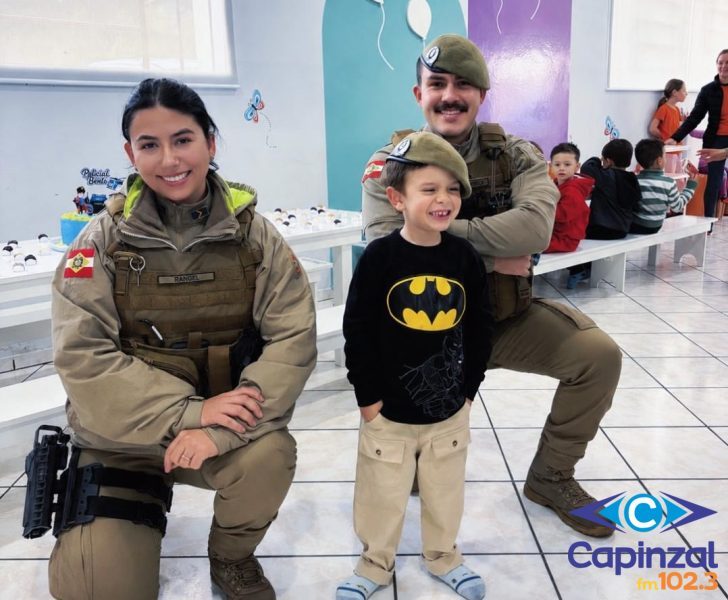 Polícia Militar faz surpresa e participa do aniversário de menino fã da corporação em Capinzal