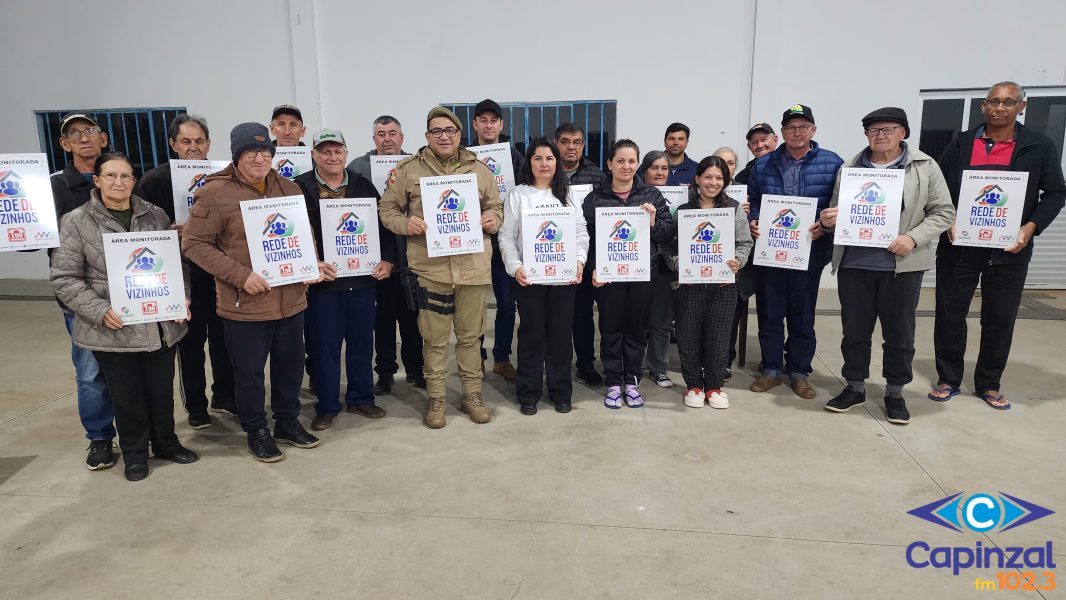 Moradores de Vidal Ramos recebem placas do Programa Rede de Vizinhos em Capinzal
