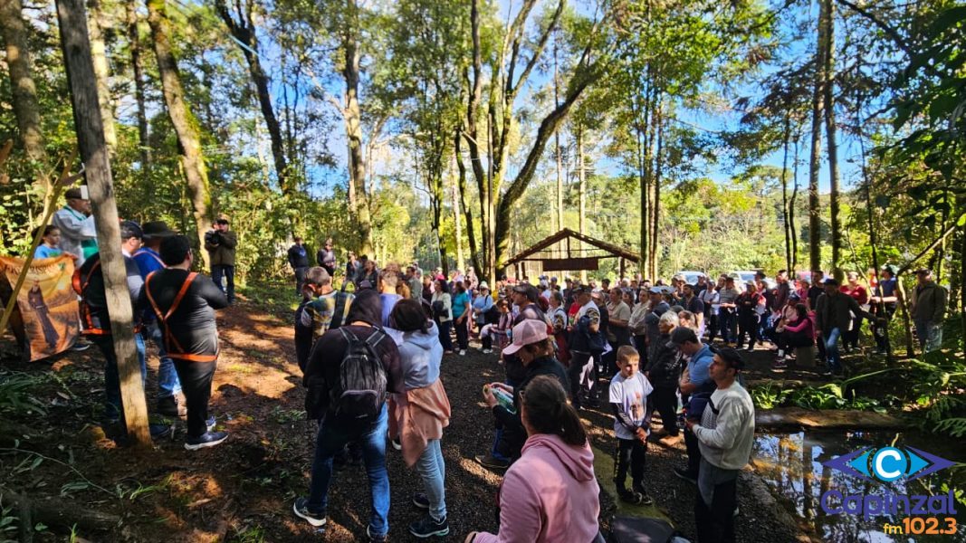 Caminhada da Fé Viva reúne expressivo número de devotos em jornada de fé até Santa Lúcia