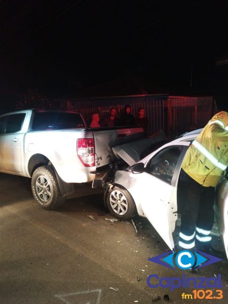 Engavetamento envolvendo três veículos deixa motorista ferido em Campos Novos