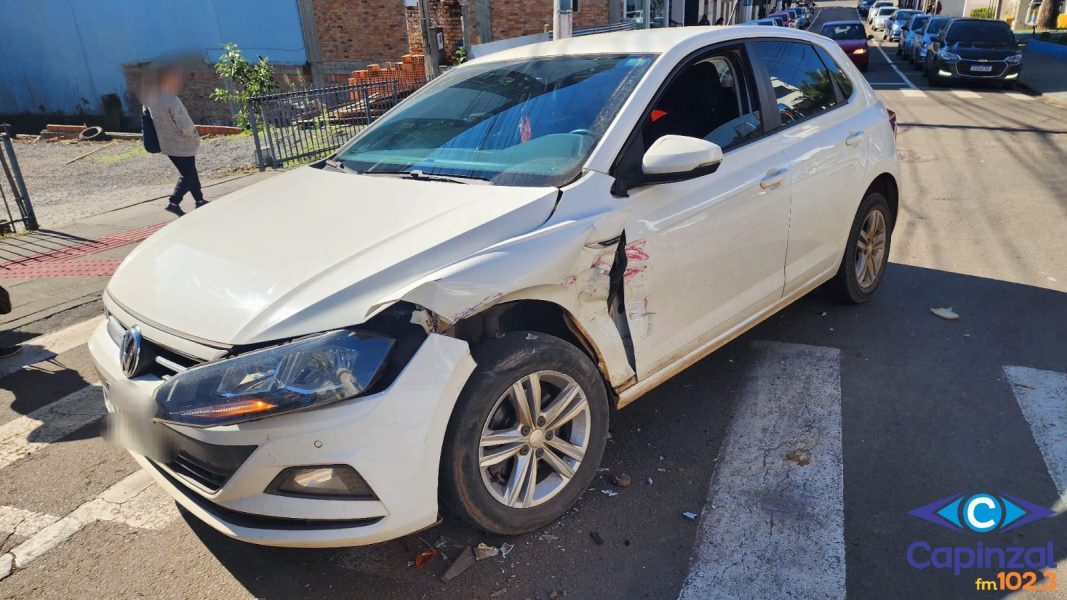 Motorista relata falha nos freios antes de colisão entre carro e picape em Capinzal