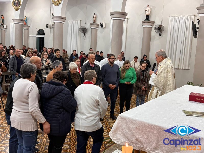 Terceira noite da Novena de Frei Crispim reúne grande número de fiéis na Capela de Santa Lúcia, em Ouro