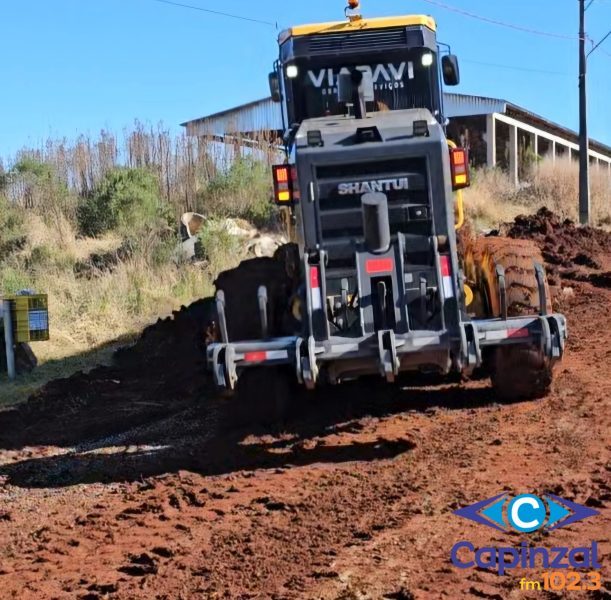 Primeiro trecho começa a ser preparado para receber pavimentação asfáltica  na Área Industrial de Capinzal