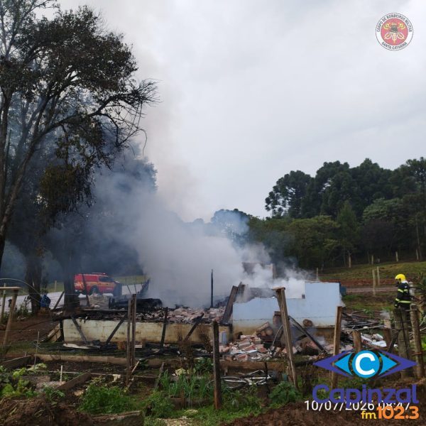 Incêndio destrói residência no interior de Ibiam; criança de 12 anos estava no imóvel