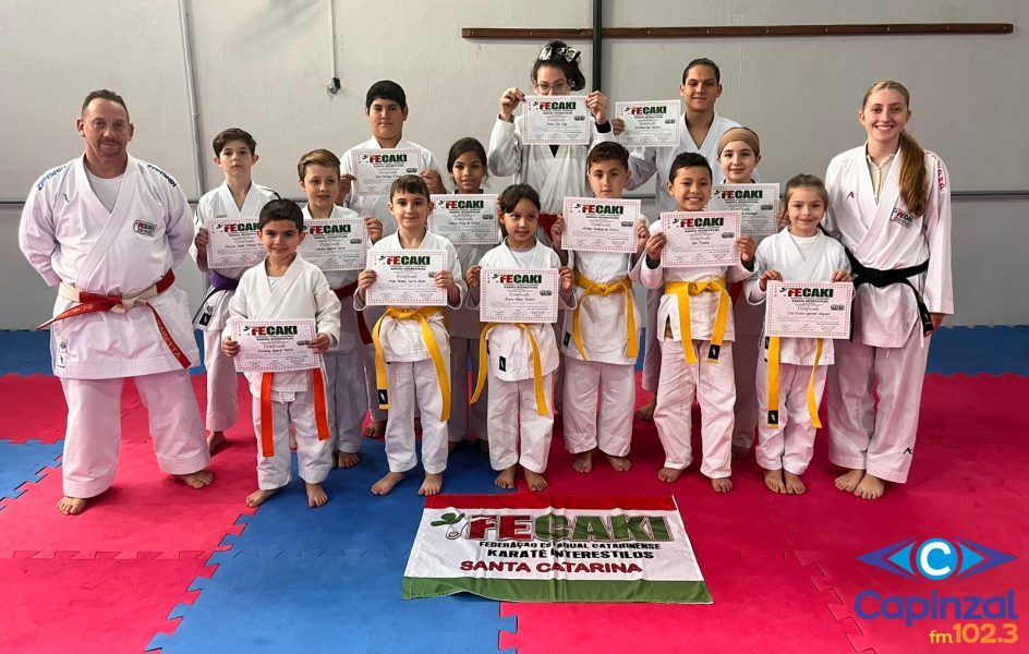 Atletas do karatê de Ouro conquistam nova graduação em exame de faixa