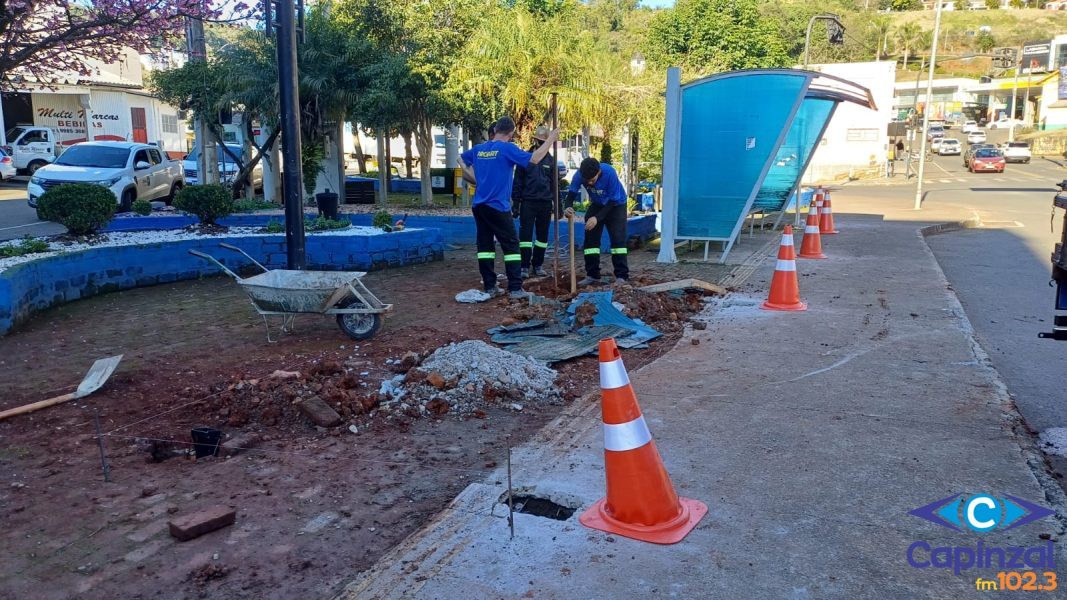 Obras do novo ponto de passageiros começam na Praça Achilles D'Agnoluzzo, em Capinzal