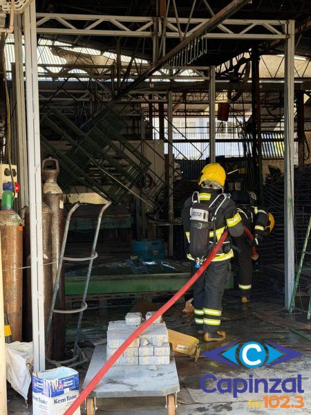 Incêndio atinge setor de armazenamento de tintas em empresa de Seara