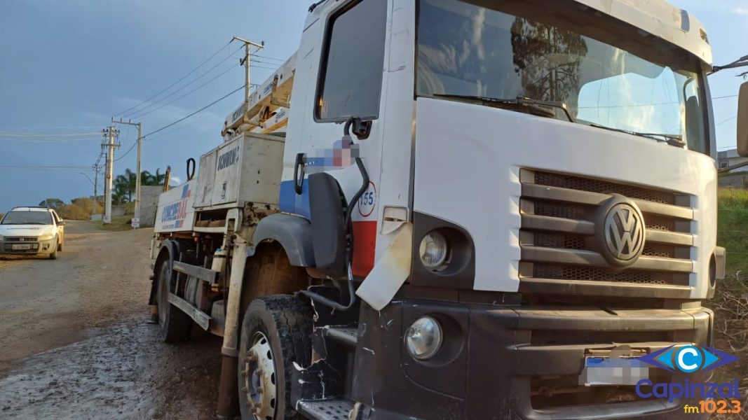 Colisão entre caminhão e carreta foi registrada em Capinzal
