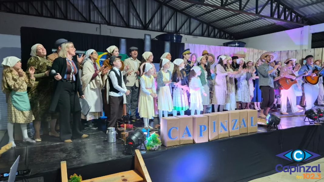 II Noite de Filó emociona público com resgate das raízes e da história dos imigrantes em Capinzal