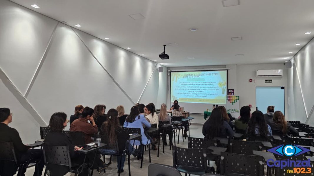 Servidoras públicas participam de capacitação sobre acolhimento e escuta qualificada em Capinzal