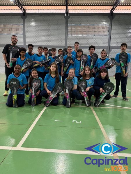 Zortéa entrega novos materiais para a prática de badminton ao Grupo Escolar Horizonte Núcleo II