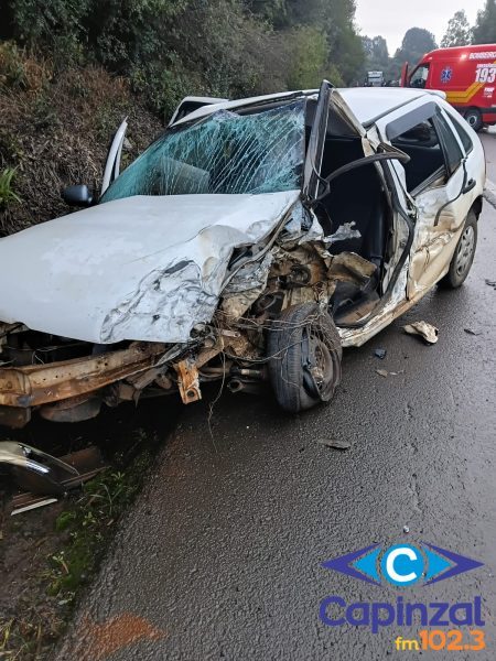 Uma pessoa morre após acidente entre carro e carreta na BR-470, em Curitibanos