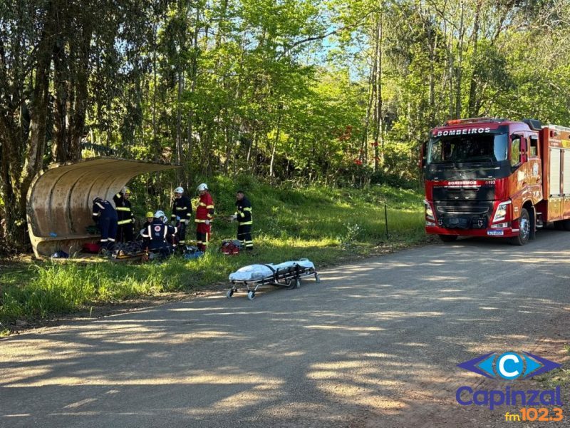 Homem fica gravemente ferido após cair com trator em sanga no interior de Concórdia