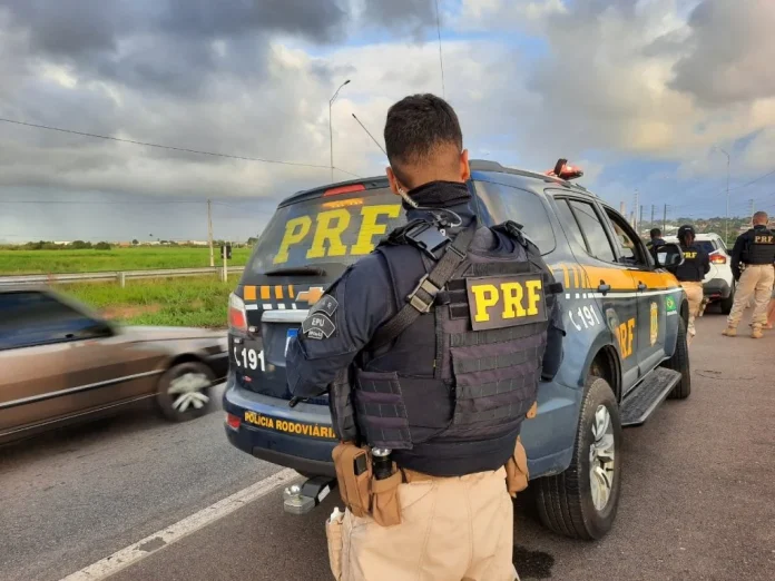 Mecânico é preso com veículo utilizando placas falsas na BR-282, em Campos Novos